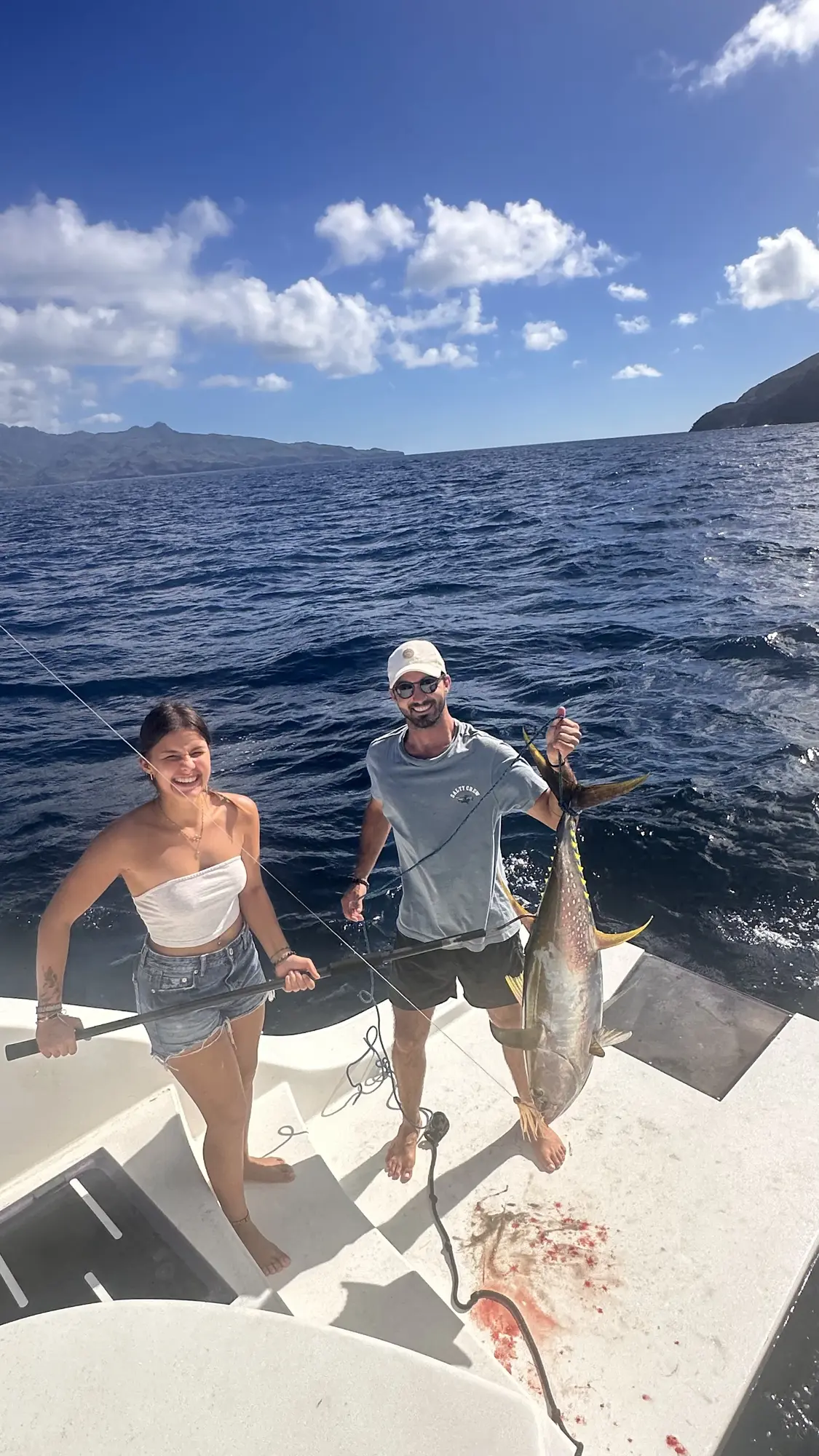 Morgane et Charlie après une sortie de pêche